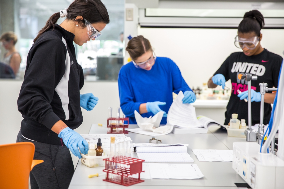 GW students in a chemistry lab